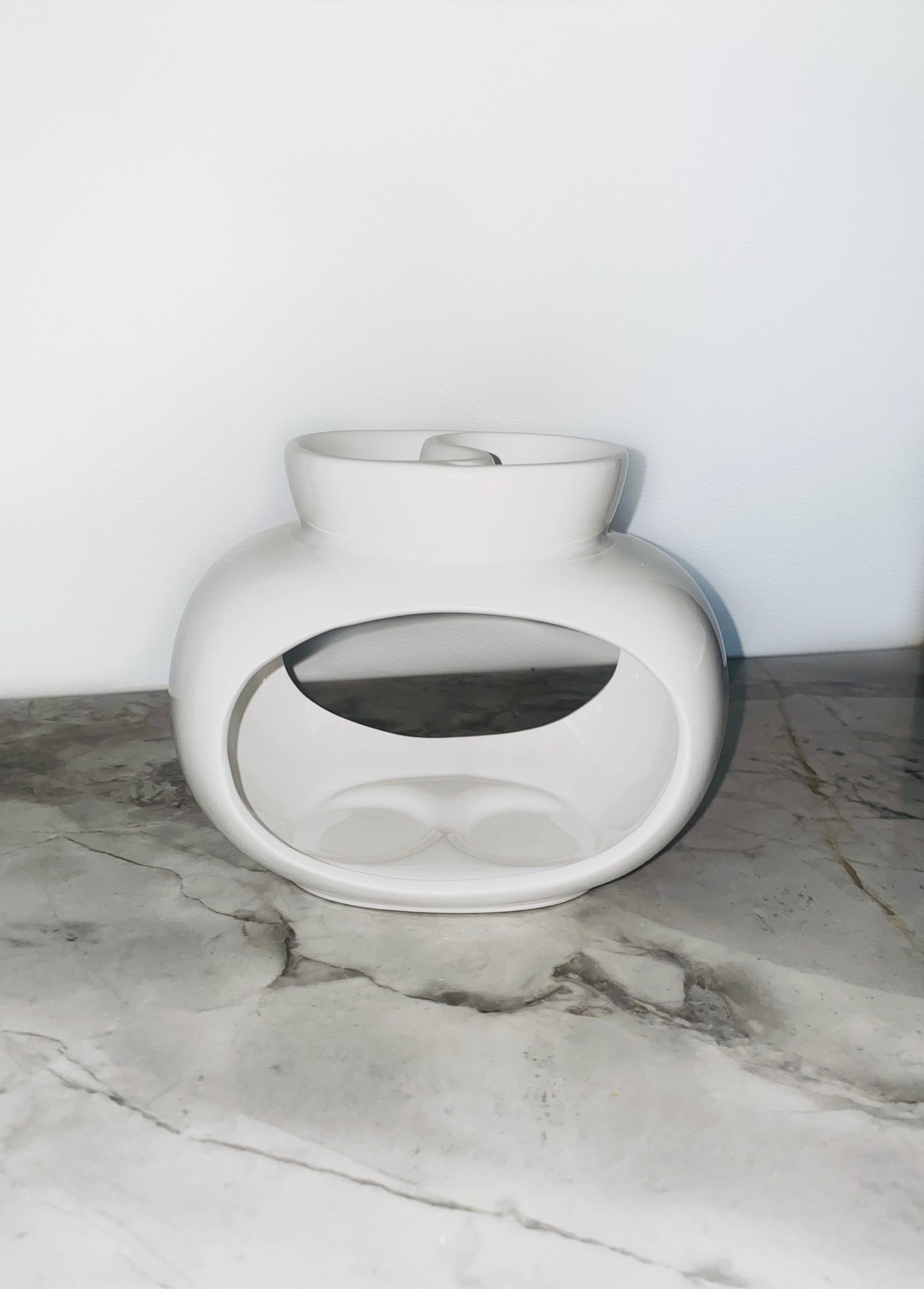 White wax burner